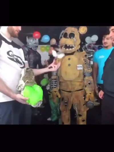 Bro what is Golden Freddy doing?