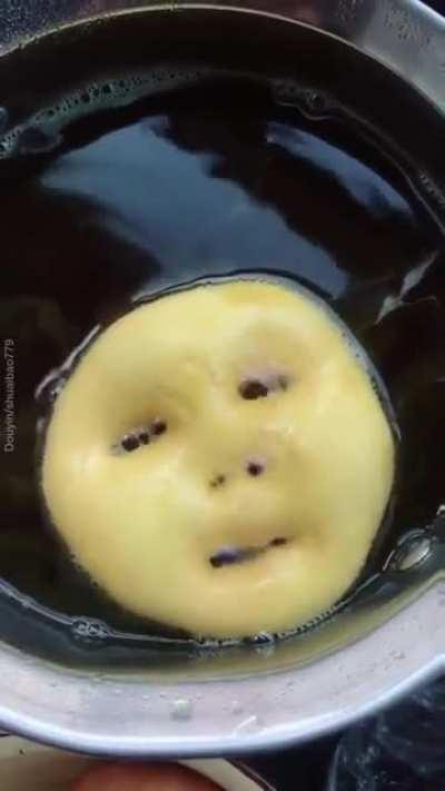 WiTcH dEEpfrYs yOUnG bOy BEcausE sHe lIKes tHEm crISpy oN tHe OUtsiDe