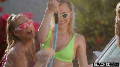 Amber Moore, Anna Claire Clouds, Lika Star & Ivy Wolfe - Deluxe Service