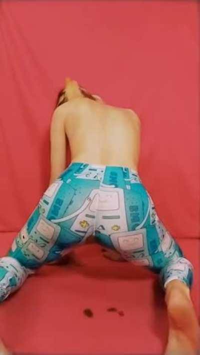 Pantypoop in BMO leggings 💩👾💙 this and other cool dirty vids available ❣️ Custom orders accept now ❣️ DM me 💌
