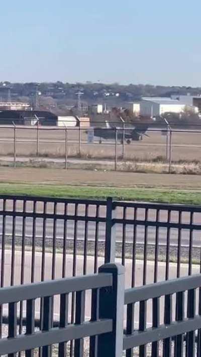 Ladies and Gentleman, the STOL variant F35 B.