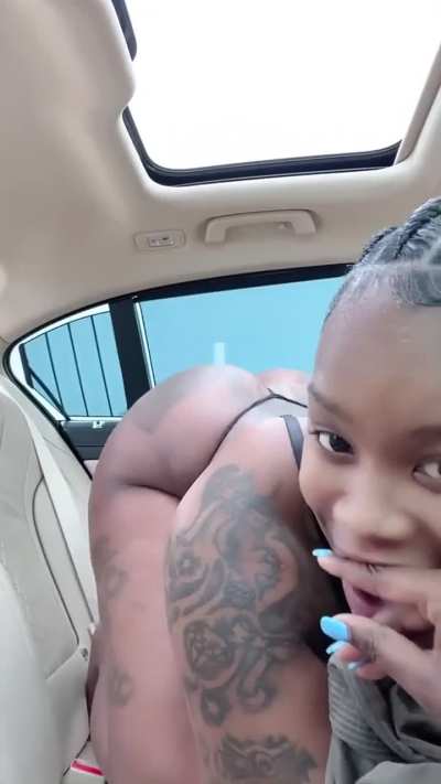 famouspocaa (famous pocaa) 🍑