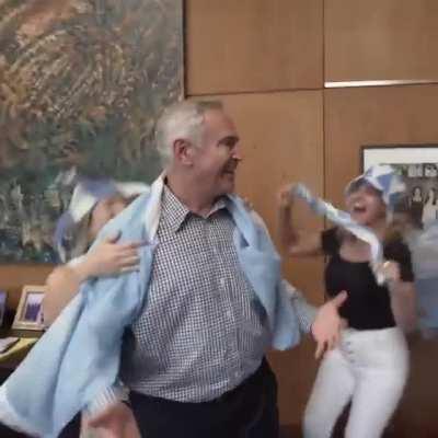 POV: Sos el embajador estadounidense en suelo argentino