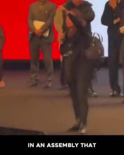 #ZeinabSadeghloo who takes the mic and exposes the corruption of a rigged #IRI system that knows the winner before a vote and leaves the room in uproar, the crowd left baying at the organisers. Another heroine of the #IranianRevolution 👊🏼