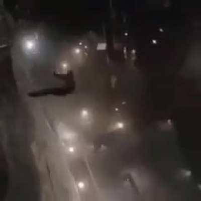 Hi, can someone remake this into Aatrox farting? Thanks