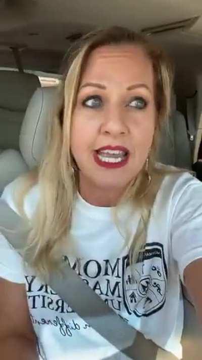 Life Coach calls people in Walmart sheep for wearing masks