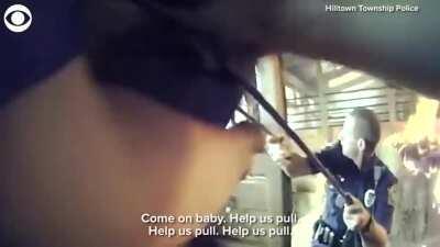 Cops rescue horse from barn fire