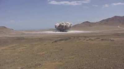 Huge explosion and shockwave (Loud)