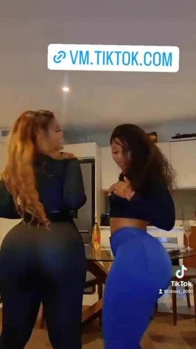 Shaking ass with a friend