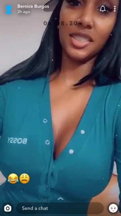 Those titties and them nipple piercings😍