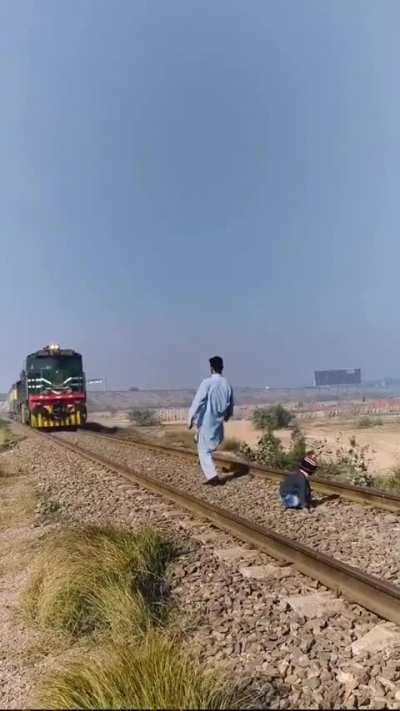 Saar leg so strong 👍