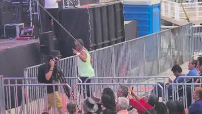 Only one getting the vibe