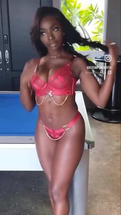 Ashton Banks (@youlovegodiva)