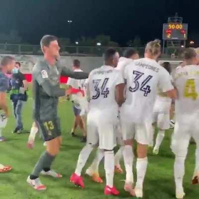 C A M P E O N E S 🏆🥇 #34LIGAS @realmadrid