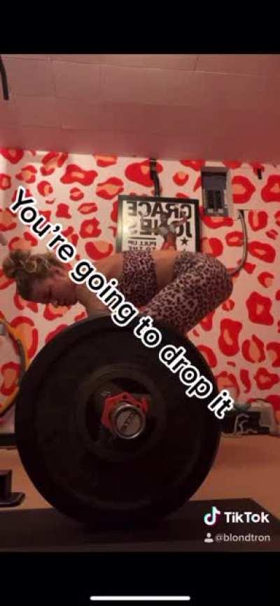 This is my brain 🧠 while weightlifting 🏋🏼‍♀️