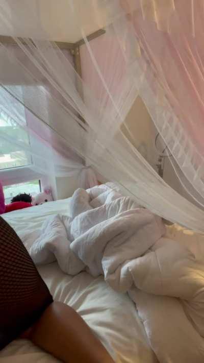 Click the redgifs button ⬆️