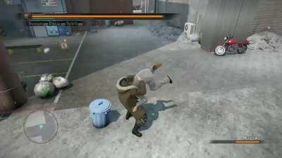 Apparently you can do this in Yakuza 5, i never realized in my first playthrough.