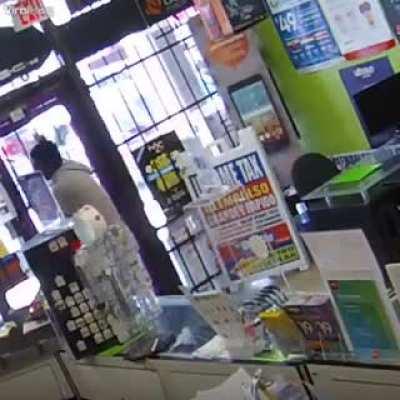 thief doesn't plan the theft well