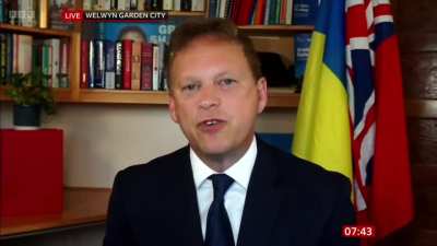 Watch #CharlieStayt school Grant Shapps( Secretary of State for transport) on how many trains run from London to Manchester an hour. 