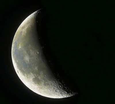 One orbital period of the Moon as seen from Earth with hyperlapse