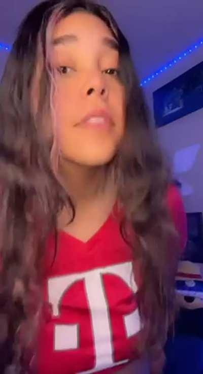 Hey Papi! Would you rather bend me over or let me ride you?