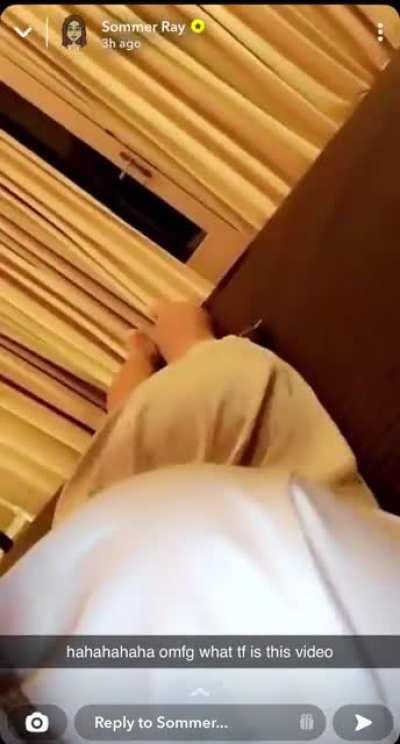 she knows what she’s doing😏