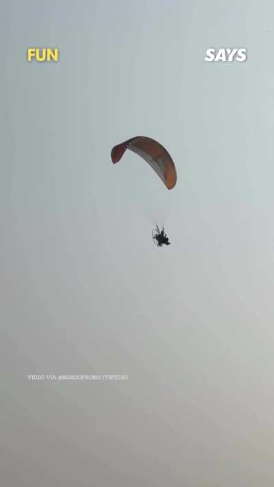 Man spotted paramotoring over M'SIAN highway