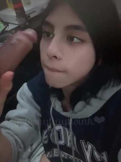 Accidentally sucked dick ð