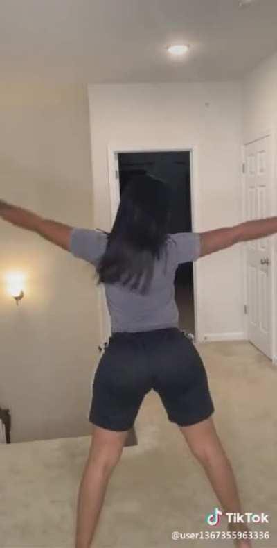 Them Cheeks move like water 😭🔥🔥🔥 bih start a onlyfans 😂😂