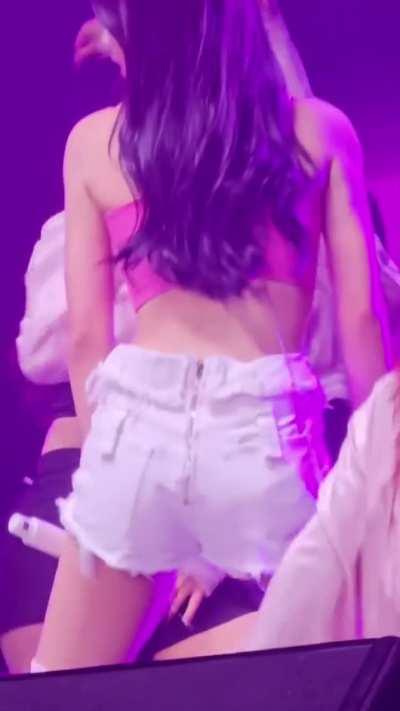 itzy_fap and aespafap are live!