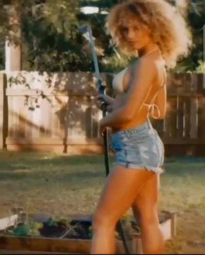 she has some nice calves