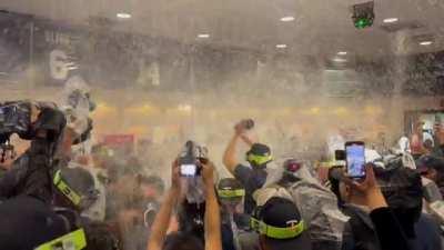 [Highlight] [Highlight] Twins pop the Champagne