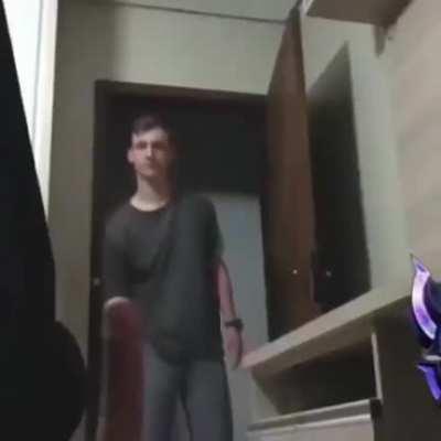 fiora players preparing to queue up