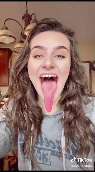 A quick compilation I made of Evana and her super long tongue
