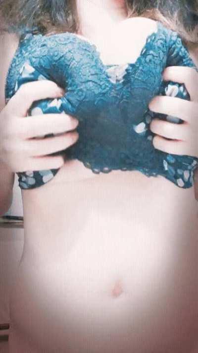 I want them 👅 in your face 😁