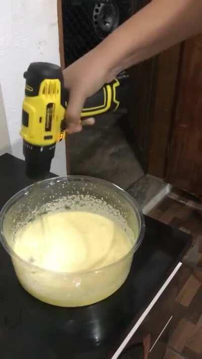 Fazendo bolo no estilo “gambiarrento” de ser