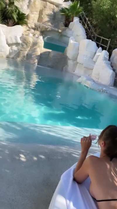 Be honest- whatcha thinking about? 🧠