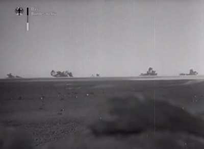 Italian artillery in the desert (1942)