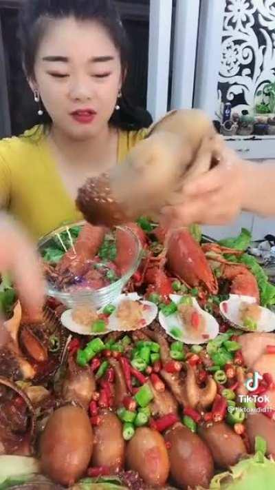 This chick shows where it spits.