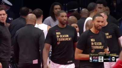 [Highlight] Darius Garland connects with Max Strus as he nails the long triple to beat the buzzer and end the first half for the Cleveland Cavaliers vs the 76ers