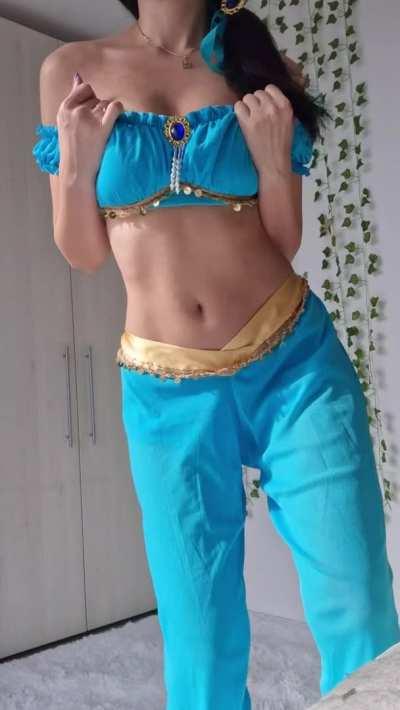 Princess Jasmine urges you to pull out your lamp to polish it[Aladin](atomicbrunette18)