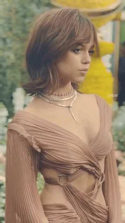 Those petite tits are so perfect, need a hard cock sliding in between them 😍