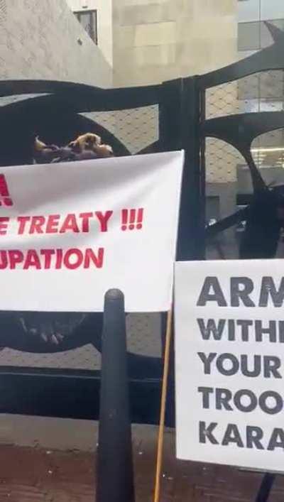 Azeris protesting in front of Aemenian embassy in The Netherlands