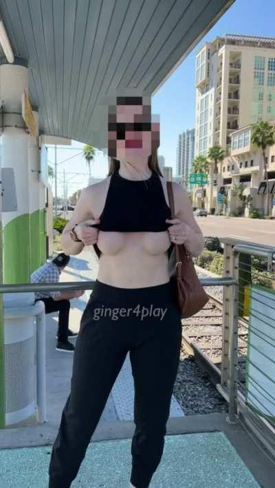 I like to take the morning train [GIF]