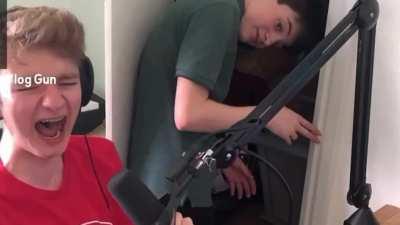 What? Tubbo in Closet??