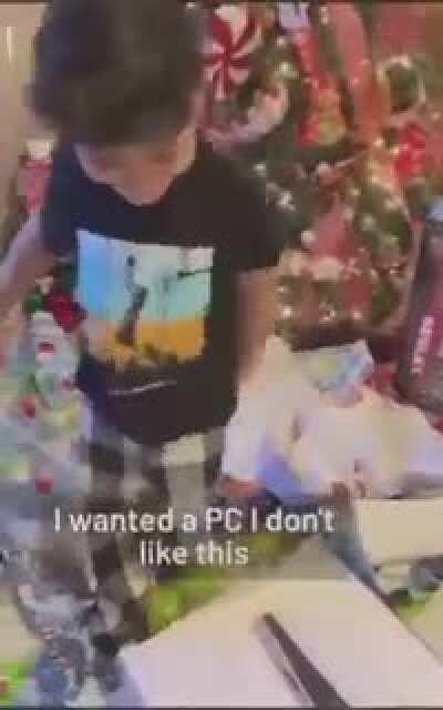 spoiled brat!!! Man i literally never in my life got a PS T_T