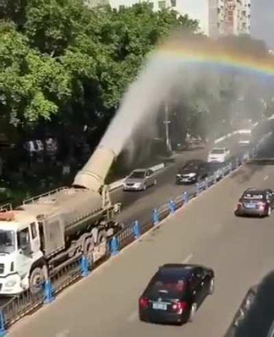 TrUcK iNFeCts ciTY WiTH hOMOseXUaLiTY