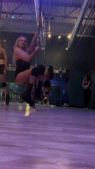Dance Studio Video, Instagram, 12-01-2024