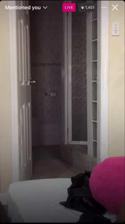 Her on 1 of her lives