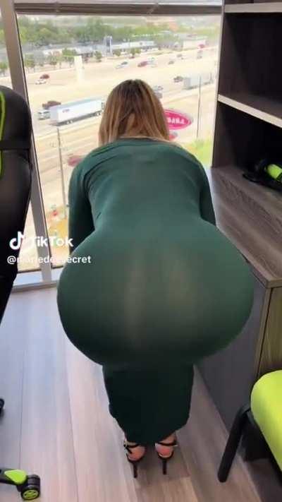 Personal Secretary🍑🥵